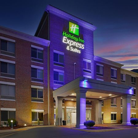 Holiday Inn Express & Suites Milwaukee Nw - Park Place By Ihg Eksteriør bilde