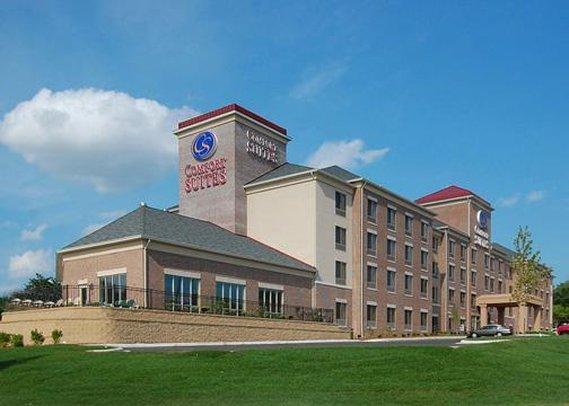 Holiday Inn Express & Suites Milwaukee Nw - Park Place By Ihg Eksteriør bilde